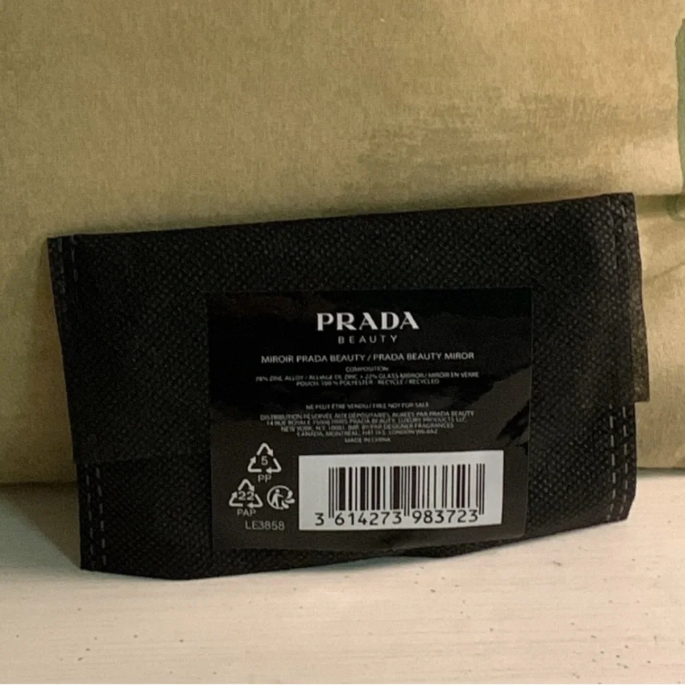 💯 Authentic Prada Black and pink mirror set Elegant Accessory